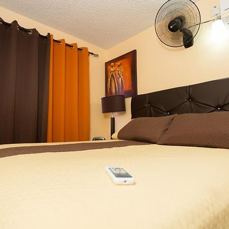 Cozy Accommodations Kingston Luaran gambar