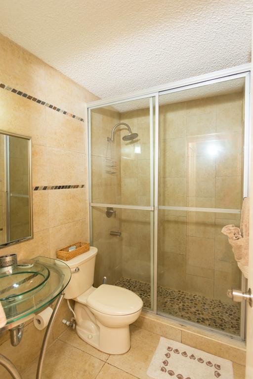 Cozy Accommodations Kingston Luaran gambar