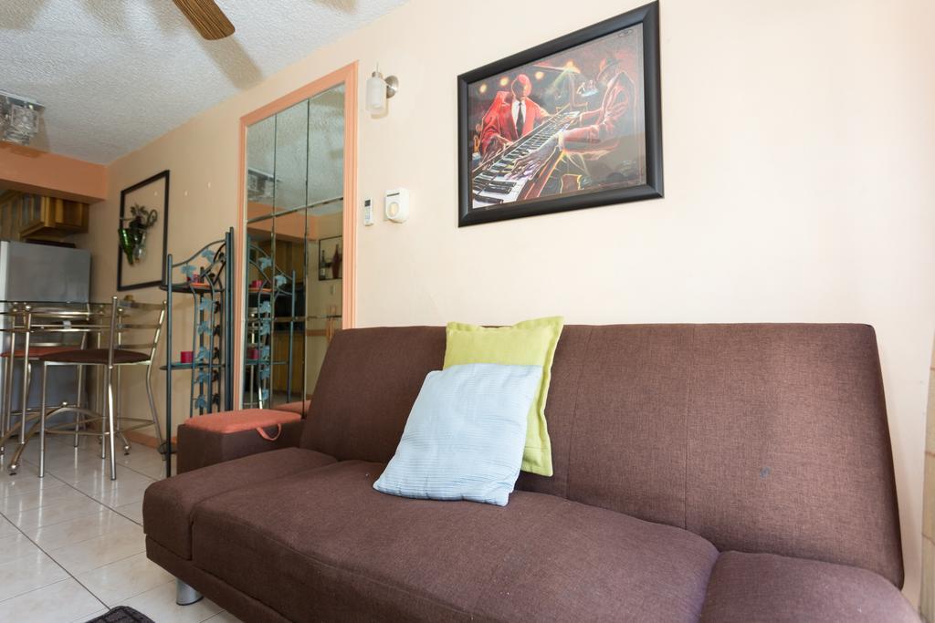 Cozy Accommodations Kingston Luaran gambar